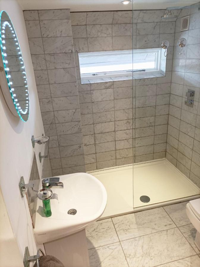 Mezzanine Style Studio Apartment 8 Лондон Экстерьер фото